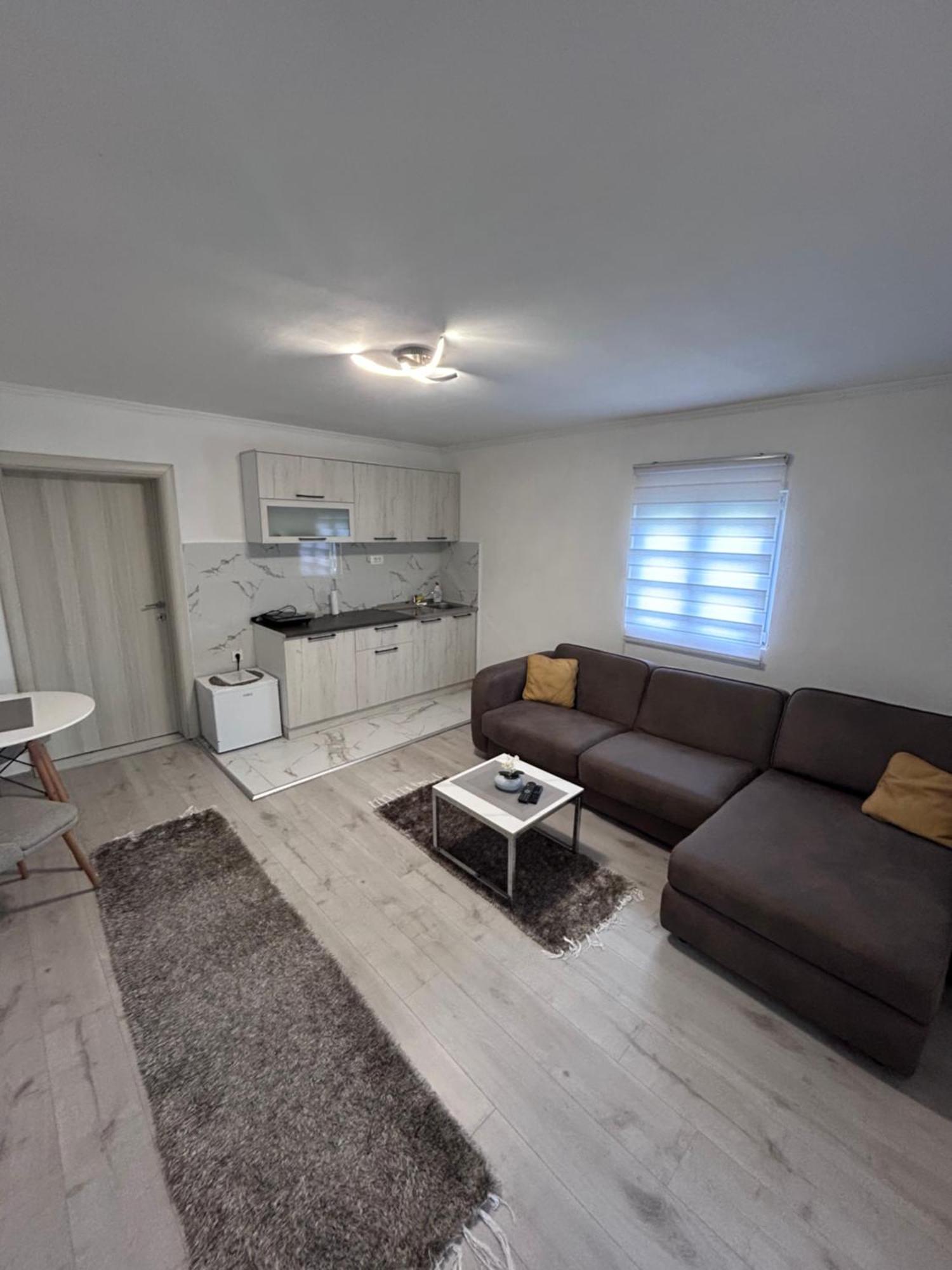 Apartment Airport Dd Mitrovici  Экстерьер фото