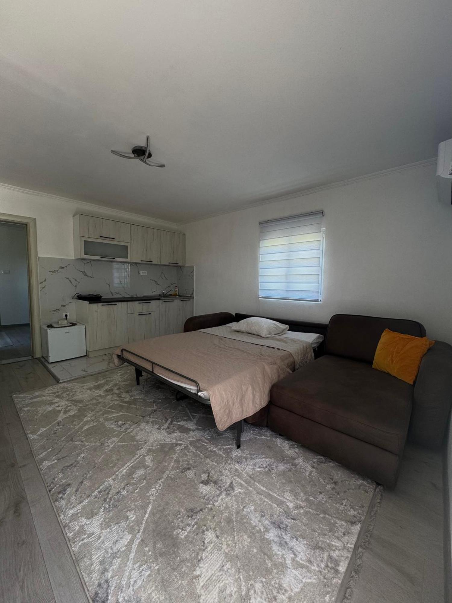 Apartment Airport Dd Mitrovici  Экстерьер фото